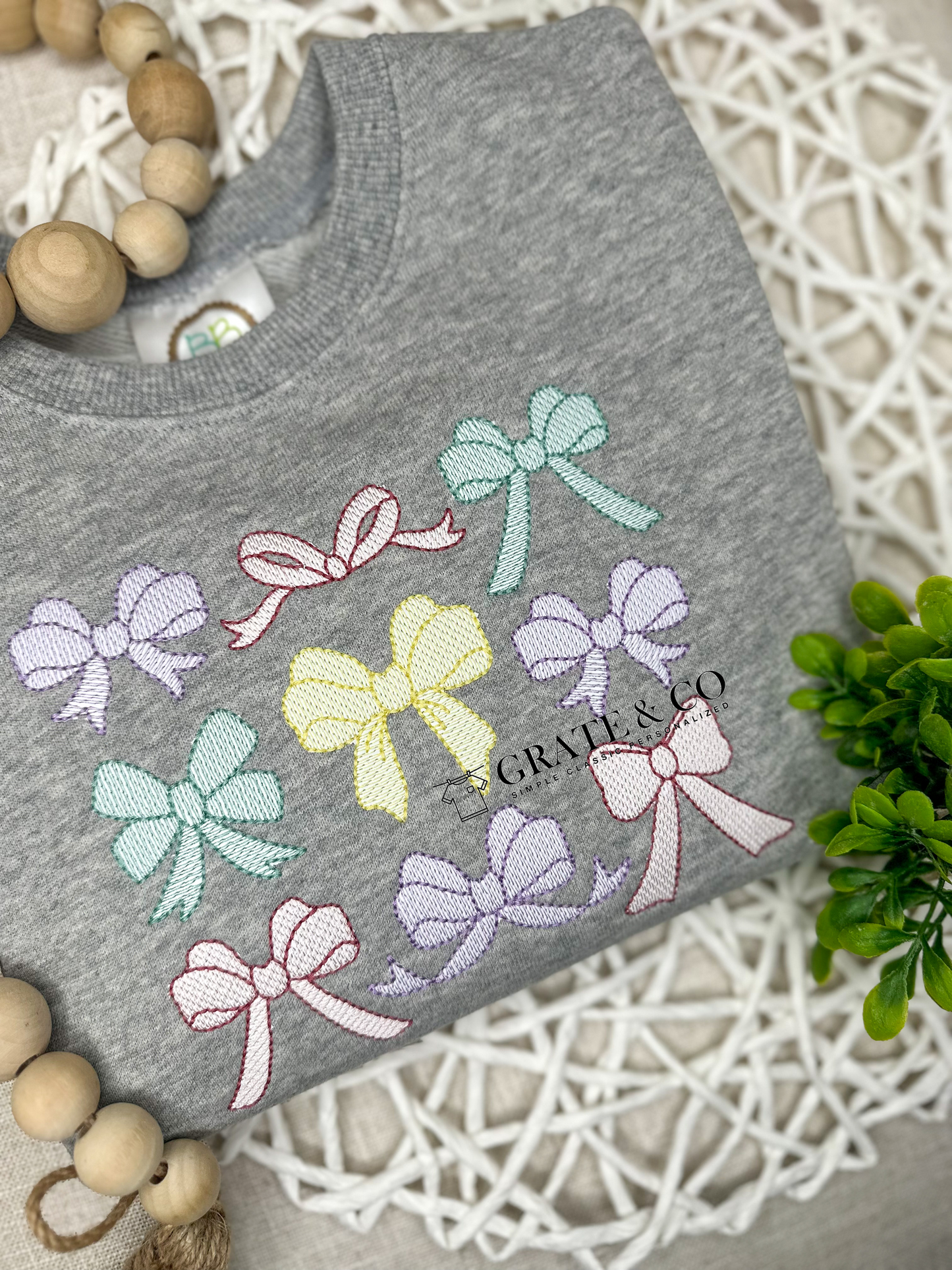 Bows Crewneck Pullover